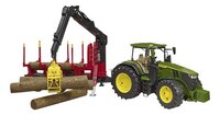 Bruder tracteur John Deere 7R avec remorque forestière et 4 troncs d’arbre-Détail de l'article