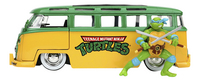 Teenage Mutant Ninja Turtles Leonardo & 1962 Volkswagen bus-commercieel beeld