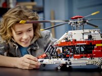 LEGO Technic 42145 Airbus H175 Reddingshelikopter-Afbeelding 2