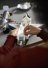 LEGO Creator Expert 10283 NASA Space Shuttle Discovery-Afbeelding 2