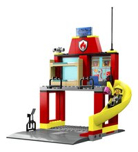 LEGO City 60375 La caserne et le camion des pompiers-Détail de l'article