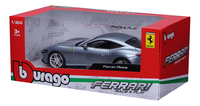 Bburago voiture Ferrari Race & Play Roma-Côté droit