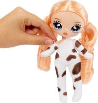 Mannequinpop Na! Na! Na! Fuzzy Surprise Series 1 - Cow Girl-Afbeelding 1