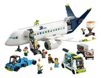 LEGO City 60367 Passagiersvliegtuig-Vooraanzicht