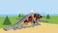 LEGO DUPLO 10872 Treinbrug en -rails-Afbeelding 1