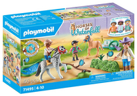 PLAYMOBIL Set de jeu Horses of Waterfall Cavaliers avec poneys et saut d'obstacles 71495