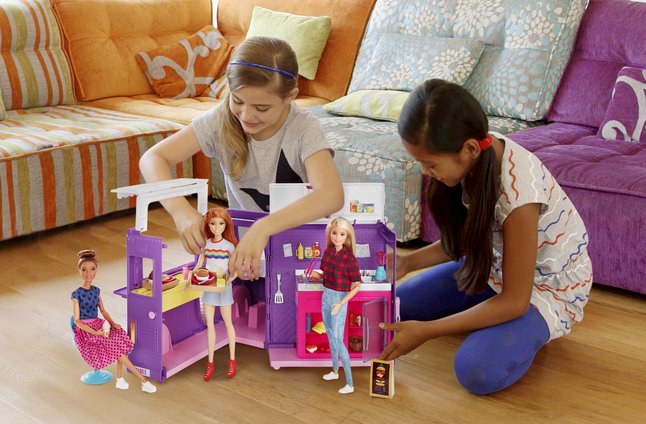 R Station uitvinding Barbie Estate Fresh 'N Fun Foodtruck - Barbie Auto met Kookaccessoires  kopen? | Bestel eenvoudig online | DreamLand