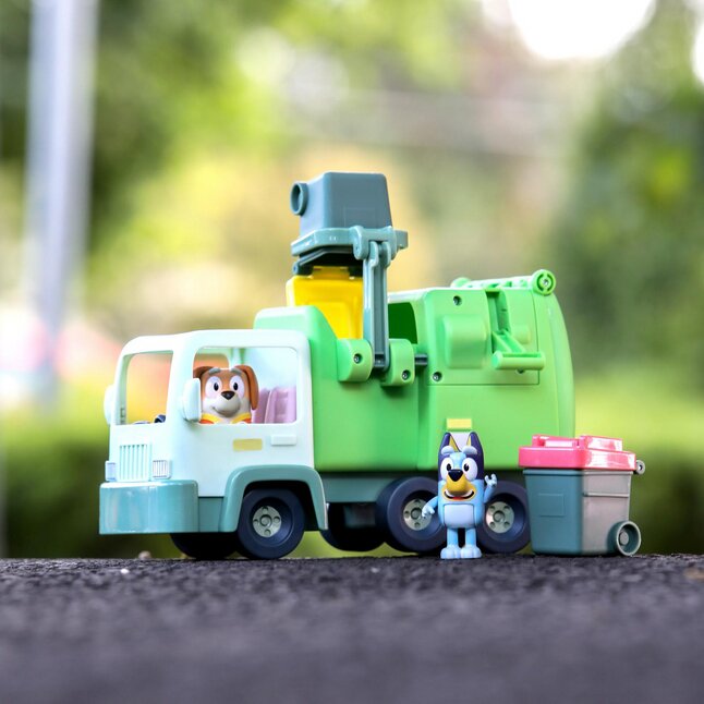 Jeux de voiture ensemble camion poubelle Moose Toys Bluey